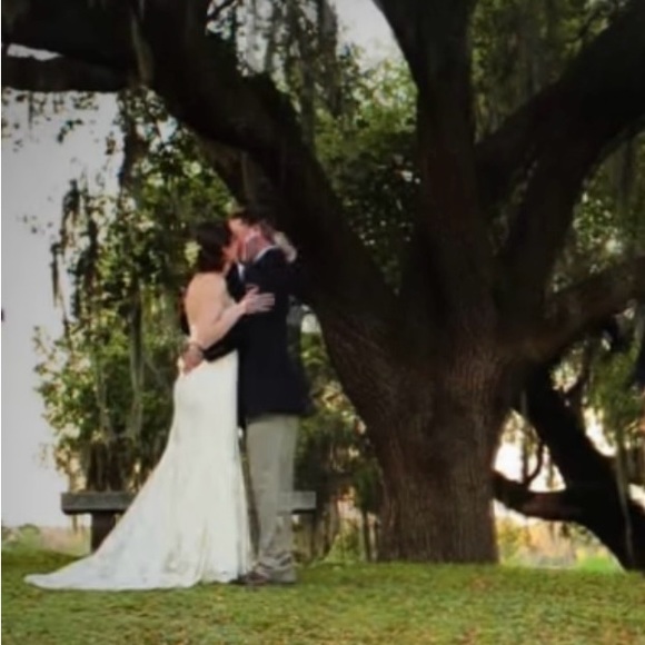 Anna Maier Ulla-Maija Couture Wedding Gown size 8 (loose fitting style) - Picture 1 of 7